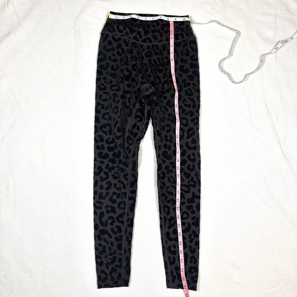 BALANCE ATHLETICA Kingdom Velvet Lux Panther Black Animal Print Leggings Small - Picture 5 of 5